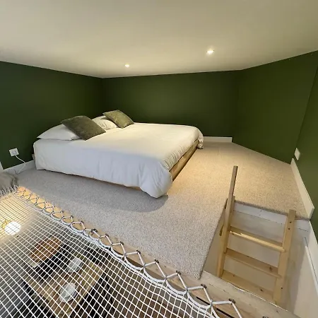 Le Cocon Suspendu Avec Filet Et Cinéma Privé Apartamento