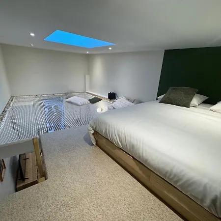 Le Cocon Suspendu Avec Filet Et Cinéma Privé * Caen