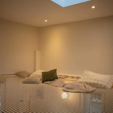 Le Cocon Suspendu Avec Filet Et Cinéma Privé Apartamento