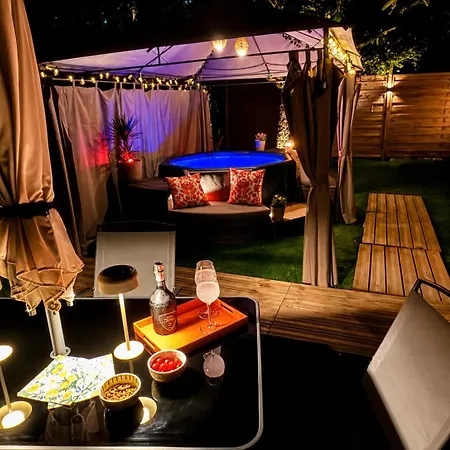 Le Cocon Suspendu Avec Filet Et Cinéma Privé Apartamento Caen