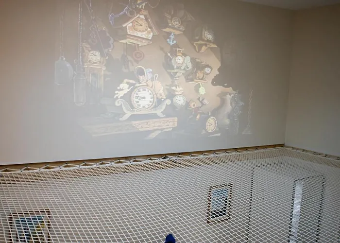 Le Cocon Suspendu Avec Filet Et Cinéma Privé * Caen