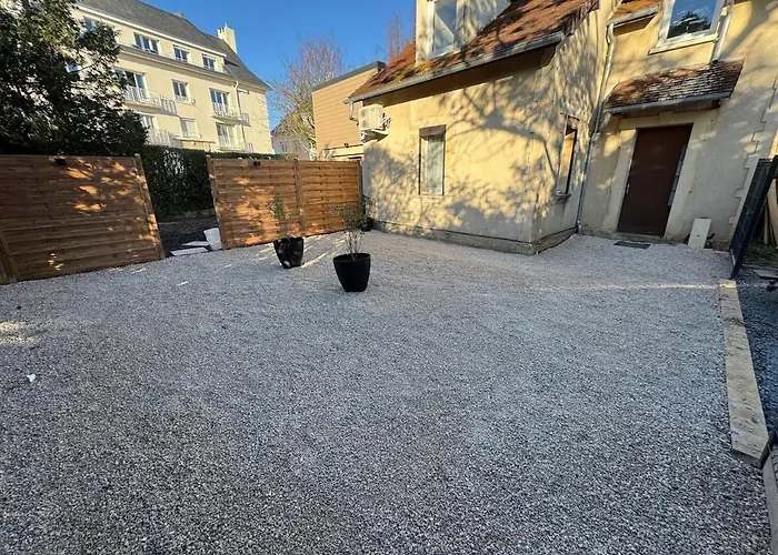 Le Cocon Suspendu Avec Filet Et Cinéma Privé